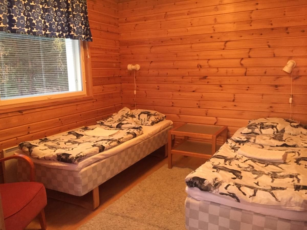 Комплексы для отдыха с коттеджами/бунгало Porotila Toini Sanila Sevettijärvi